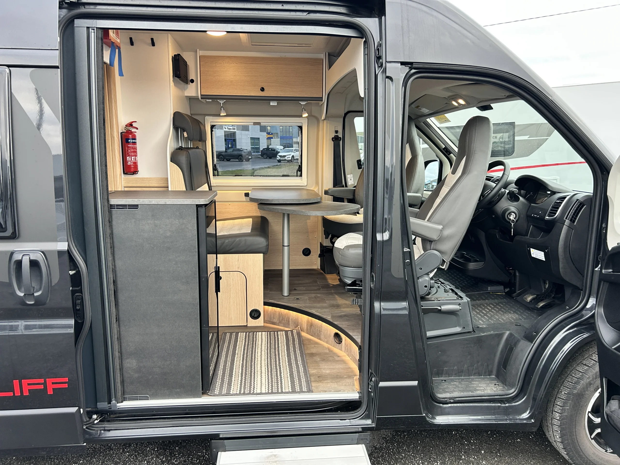 Sunlight Cliff 601 Campervan